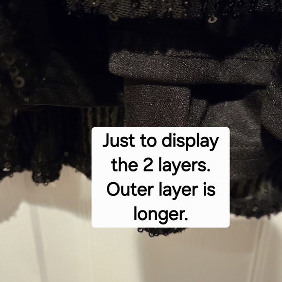 🎉Black Sequin Halter Top - Picture 4 of 6